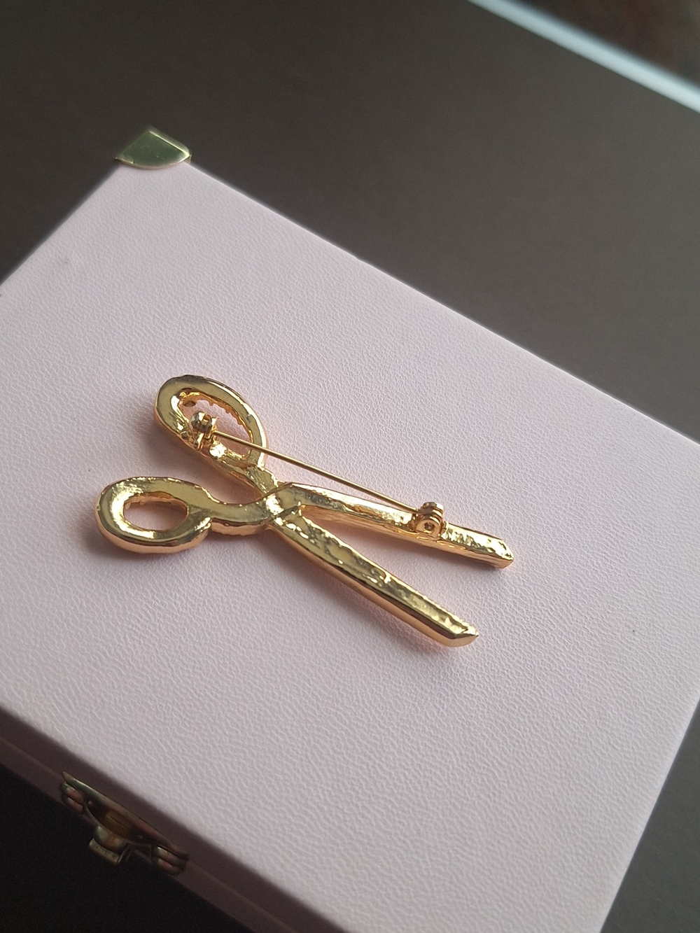 2" Vintage Gold Scissor Brooch with Clear Rhinestones Round Baguette - Picture 6 of 10